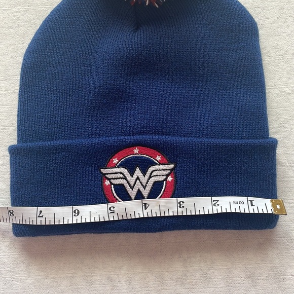 DC WONDER WOMAN POM POM BEANIE - Picture 7 of 9